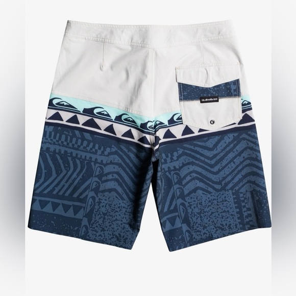Quicksilver Surfsilk Panel 20” Boardshorts - Picture 3 of 15